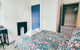 Cozy Room In Modern House Near Nottingham